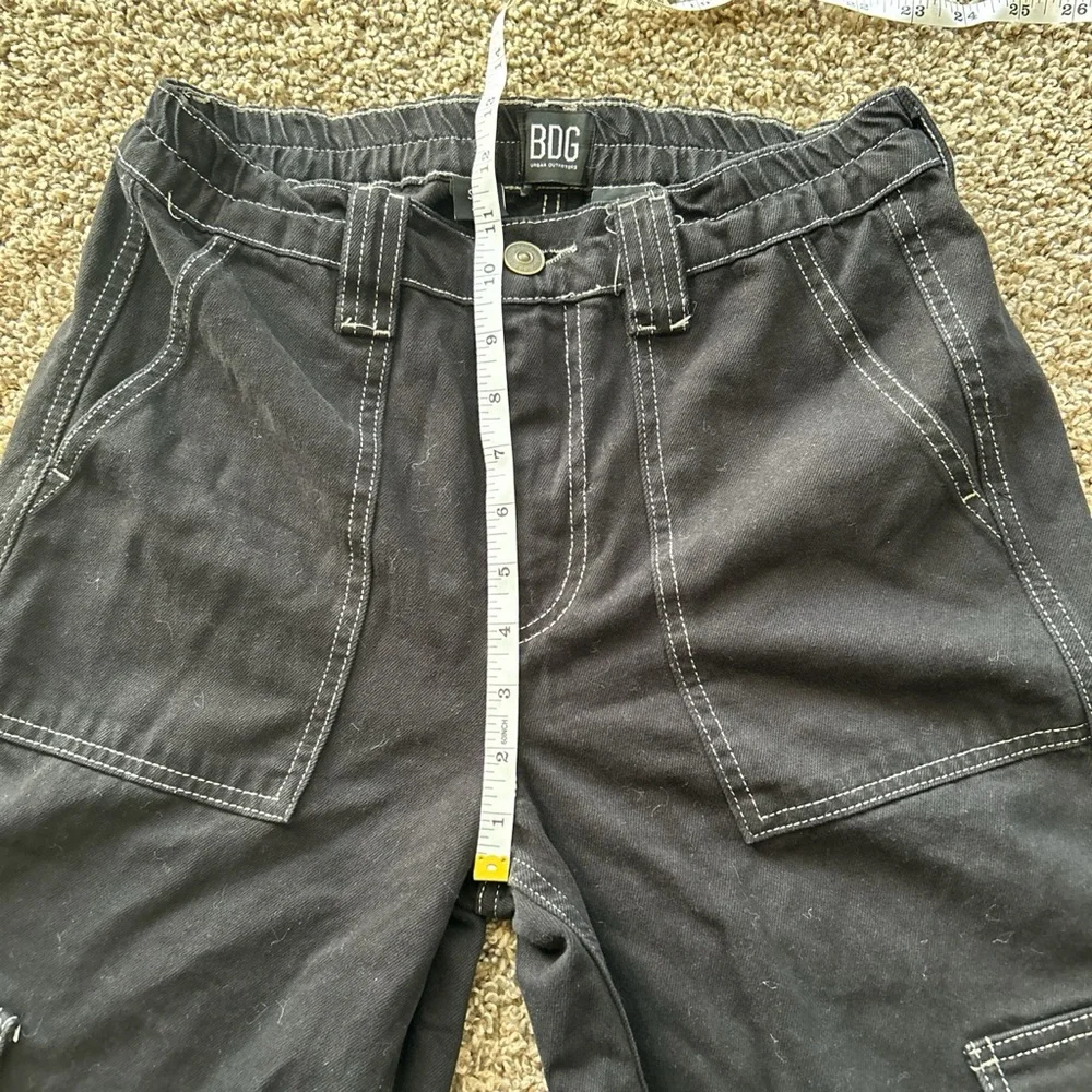 BDG Contrast Stitch Skate Jean in Black w/ white stitching, labeled size W27. - Picture 5 of 7